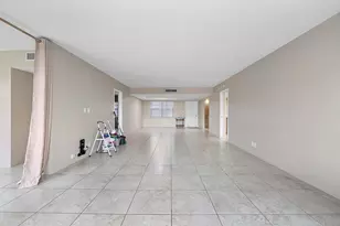 3900 Oaks Clubhouse Dr, Pompano Beach, FL 33069 - Photo 15