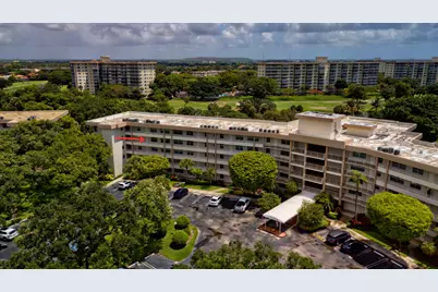 3900 Oaks Clubhouse Drive #411, Pompano Beach, FL 33069 - Photo 17