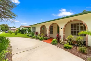 240 Lake Dr, Coconut Creek, FL 33066 - Photo 5