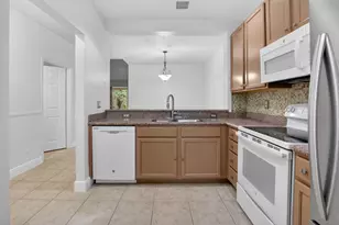 6410 Park Lake Cir, Boynton Beach, FL 33437 - Photo 3