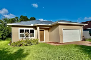 660 NE Moss Rose Pl, Port Saint Lucie, FL 34983 - Photo 3