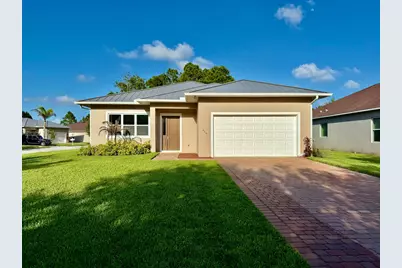660 NE Moss Rose Place, Port Saint Lucie, FL 34983 - Photo 1
