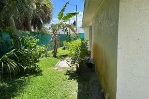 806 NW 1st St, Boynton Beach, FL 33435 - Photo 5