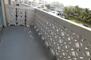 3220 Bayview Dr, Fort Lauderdale, FL 33306 - Photo 11