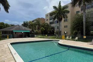 219 NE 14th Ave, Hallandale Beach, FL 33009 - Photo 15
