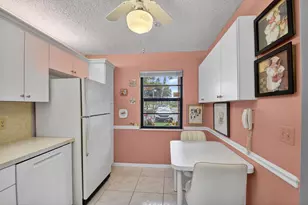 145 Lake Nancy Ln, West Palm Beach, FL 33411 - Photo 9