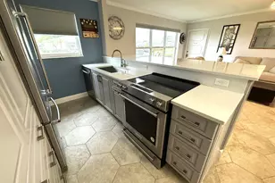 916 Savannas Point Dr, Fort Pierce, FL 34982 - Photo 9
