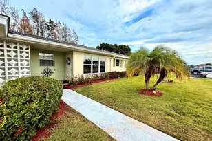 916 Savannas Point Dr, Fort Pierce, FL 34982 - Photo 1