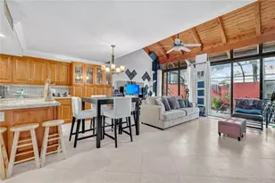 1490 Laguna Ln, Pembroke Pines, FL 33026 - Photo 11