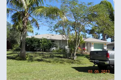 941 SE Atlantus Avenue, Port Saint Lucie, FL 34983 - Photo 1