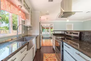 415 NE 8th Ave, Fort Lauderdale, FL 33301 - Photo 1