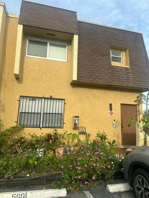 5601 Blueberry Ct #157 - 5601 Blueberry Ct #157, Lauderhill, FL 33313 Luxury Property | Jose Angel Pina