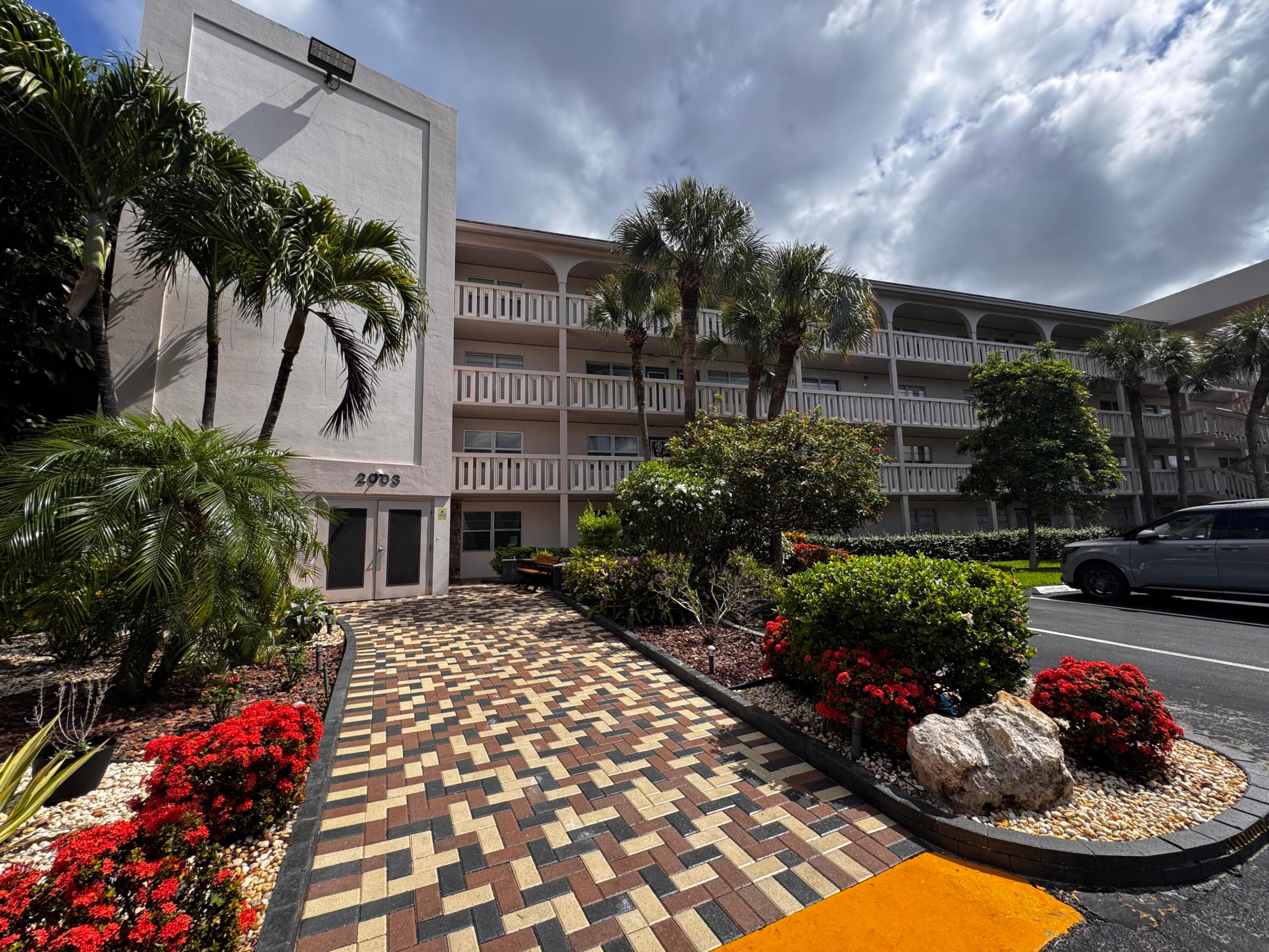 2003 Granada Dr #J2 - 2003 Granada Dr #J2, Coconut Creek, FL 33066 Luxury Property | Jose Angel Pina
