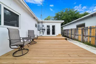 245 SW 5th St, Dania Beach, FL 33004 - Photo 25