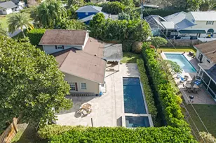 4610 Pine Tree Dr, Delray Beach, FL 33445 - Photo 3