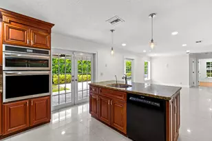 4610 Pine Tree Dr, Delray Beach, FL 33445 - Photo 13