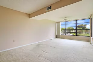 3526 Whitehall Dr, West Palm Beach, FL 33401 - Photo 9