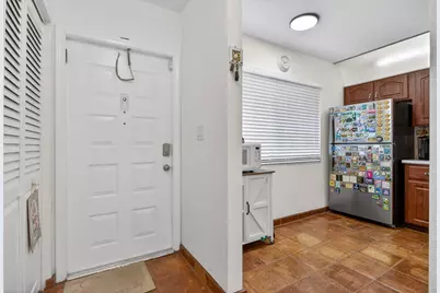 172 W Laurel Drive #1102, Margate, FL 33063 - Photo 3