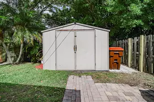 1611 4th Ave, Vero Beach, FL 32960 - Photo 33
