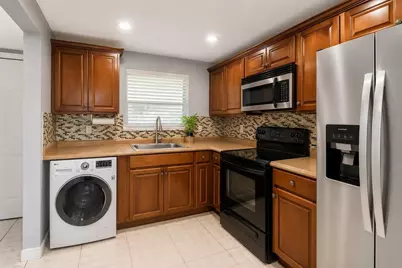 2750 W Sunrise Lakes Drive W #112, Sunrise, FL 33322 - Photo 3