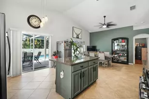 2480 SE Springtree Pl, Stuart, FL 34997 - Photo 11