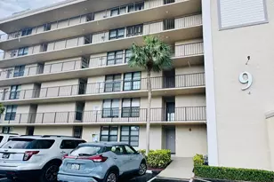 9 Royal Palm Way, Boca Raton, FL 33432 - Photo 1