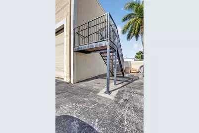 13 SW 10th Street, Deerfield Beach, FL 33441 - Photo 5