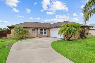 371 SW Butler Ave, Port Saint Lucie, FL 34983 - Photo 1