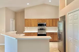 530 SW Butler Ave, Port Saint Lucie, FL 34983 - Photo 5