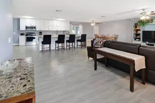 615 NE 15th Pl, Boynton Beach, FL 33435 - Photo 9