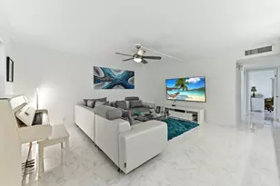 548 Burgundy L, Delray Beach, FL 33484 - Photo 5