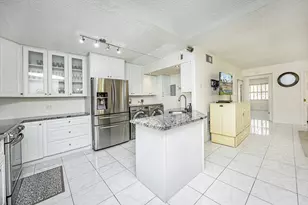 311 Pine Ridge Cir, Greenacres, FL 33463 - Photo 19