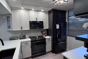 3710 Whitehall Dr, West Palm Beach, FL 33401 - Photo 7