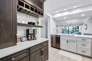 3710 Whitehall Dr, West Palm Beach, FL 33401 - Photo 3