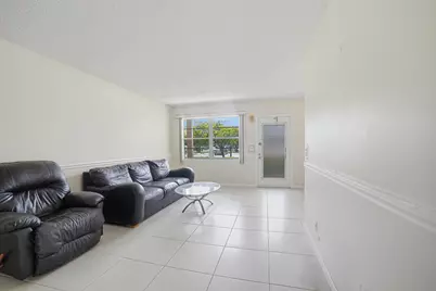 1025 Newcastle B #1025, Boca Raton, FL 33434 - Photo 7
