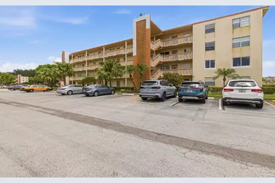 1025 Newcastle B #1025, Boca Raton, FL 33434 - Photo 3