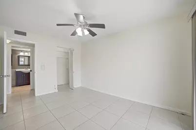 1025 Newcastle B #1025, Boca Raton, FL 33434 - Photo 19