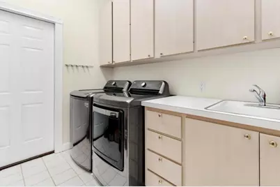 1092 Bedford Avenue, Palm Beach Gardens, FL 33403 - Photo 5