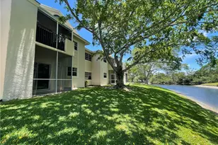 640 Cypress Club Way, Deerfield Beach, FL 33064 - Photo 9