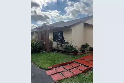 10758 NW 30th Place, Sunrise, FL 33322 - Photo 9