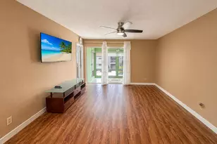18 Colonial Club Dr, Boynton Beach, FL 33435 - Photo 9
