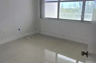 1300 NE Miami Gardens Dr, Miami, FL 33179 - Photo 3