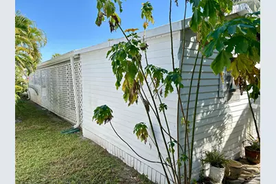 425 Bougainvilla Drive, Deerfield Beach, FL 33442 - Photo 9