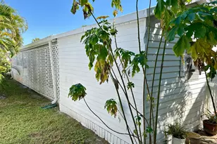 425 Bougainvilla Dr, Deerfield Beach, FL 33442 - Photo 9
