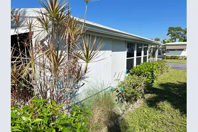 425 Bougainvilla Drive, Deerfield Beach, FL 33442 - Photo 3