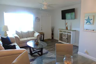 309 Circle Dr S, Boynton Beach, FL 33435 - Photo 9