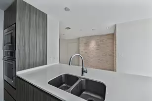 600 NE 27th St, Miami, FL 33137 - Photo 13