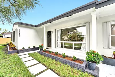 1341 N 30th Road, Hollywood, FL 33021 - Photo 3