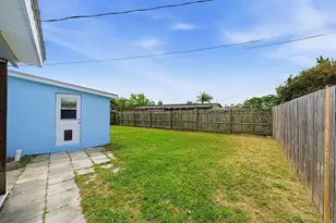102 SE El Sito Ct, Port Saint Lucie, FL 34983 - Photo 17