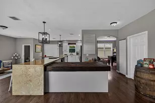 791 SW 191st Ave, Pembroke Pines, FL 33029 - Photo 9